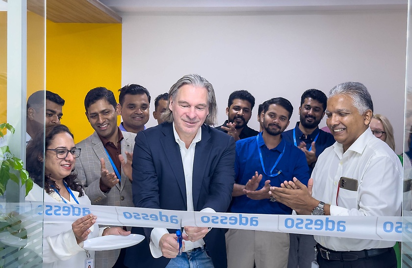 Torsten Wegener, member of the Executive Board of adesso SE, officially opens the second location of adesso in Kochi, India.